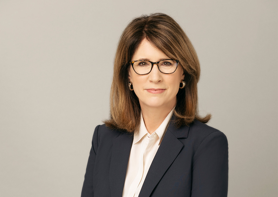 Dr. Victoria Ramirez